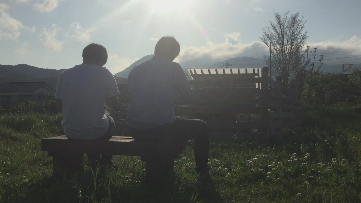 畑でオカリナ♪ルナちゃんのテーマを練習中。