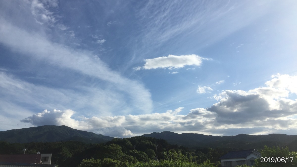 夏っぽい夕空。