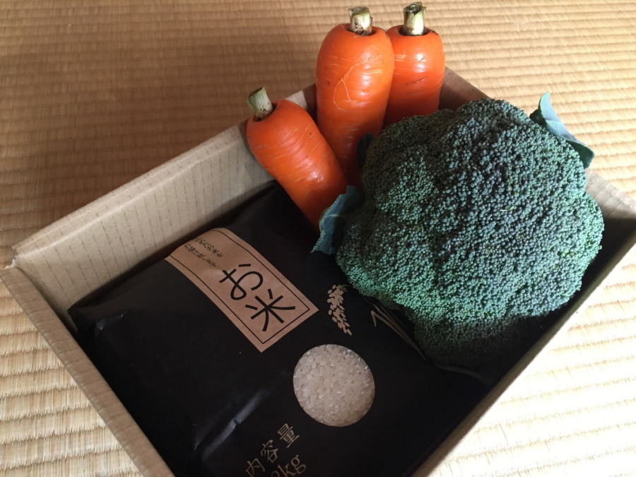 そして送ります。人参さん、ぶろっこりさんは朝どれ。