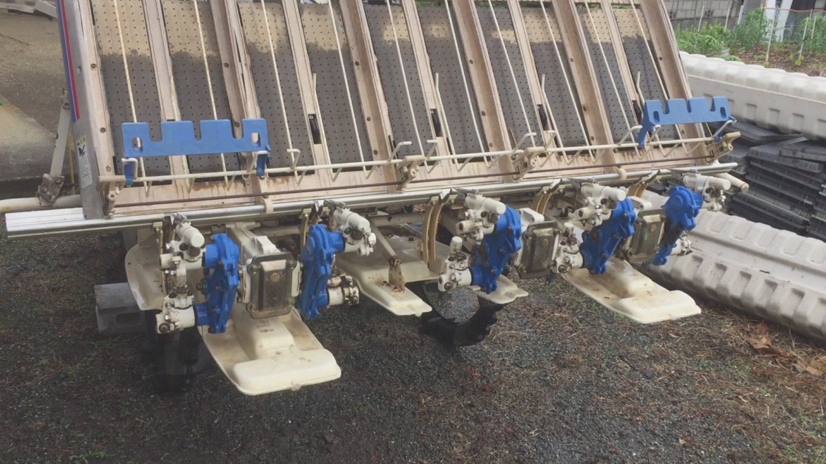 いつ見ても、田植え機は素晴らしい構造美。試運転OKです。