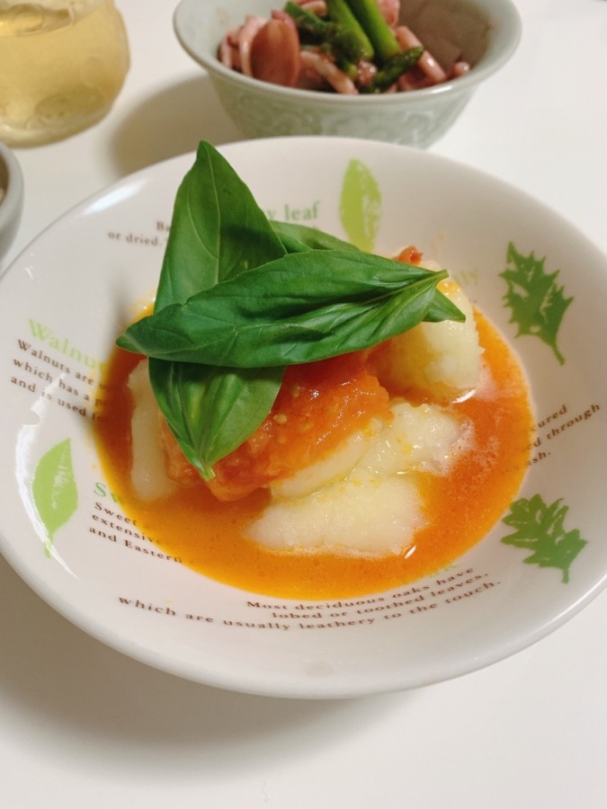 じゃがさん with トマトソース